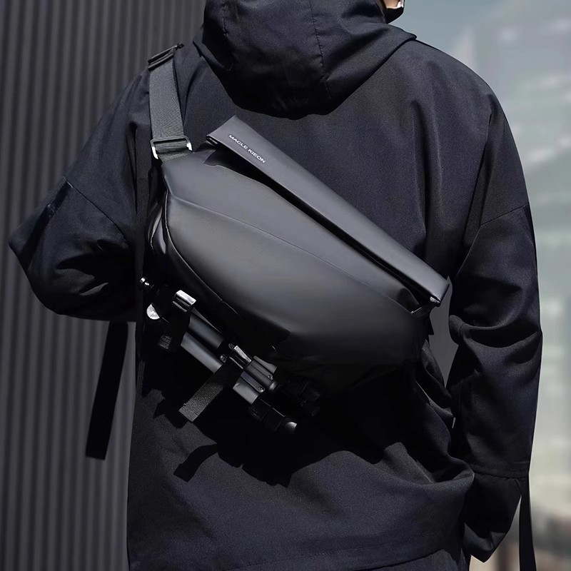 Trendy Men's Commuter Chest Ba - Waterproof Cycling Commute recensione e prezzo