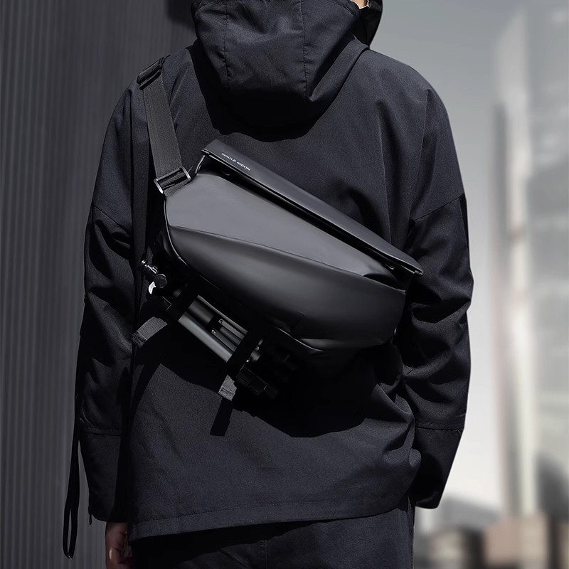Trendy Men's Commuter Chest Ba - Waterproof Cycling Commute recensione e prezzo